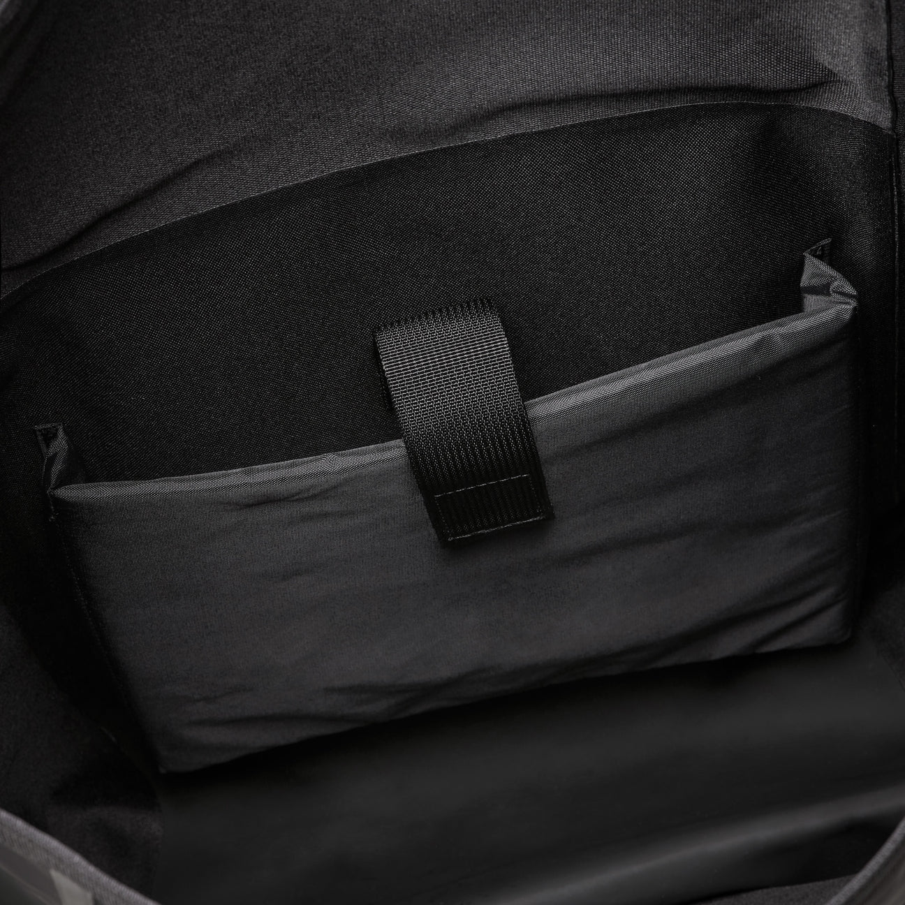 Musto 40L Waterproof Black Backpack - Image 3